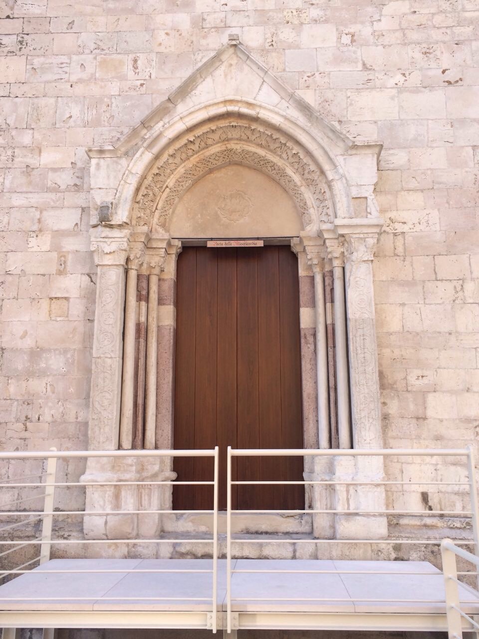 Porta Elefanti - Chiesa di Santa Maria Maggiore  Barletta
