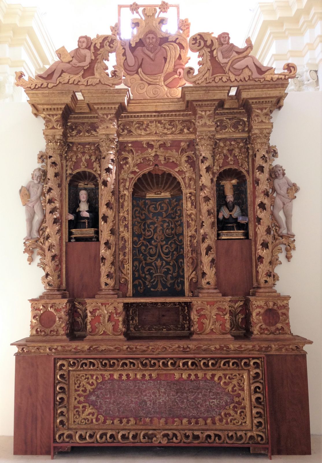 Altare ligneo